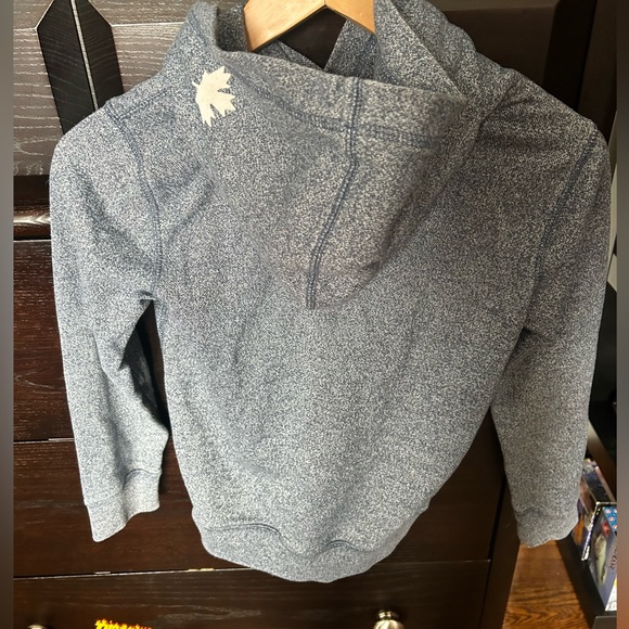 Classic Grey Roots Sweatshirt Hoodie, size L (10-11) - Picture 2 of 3